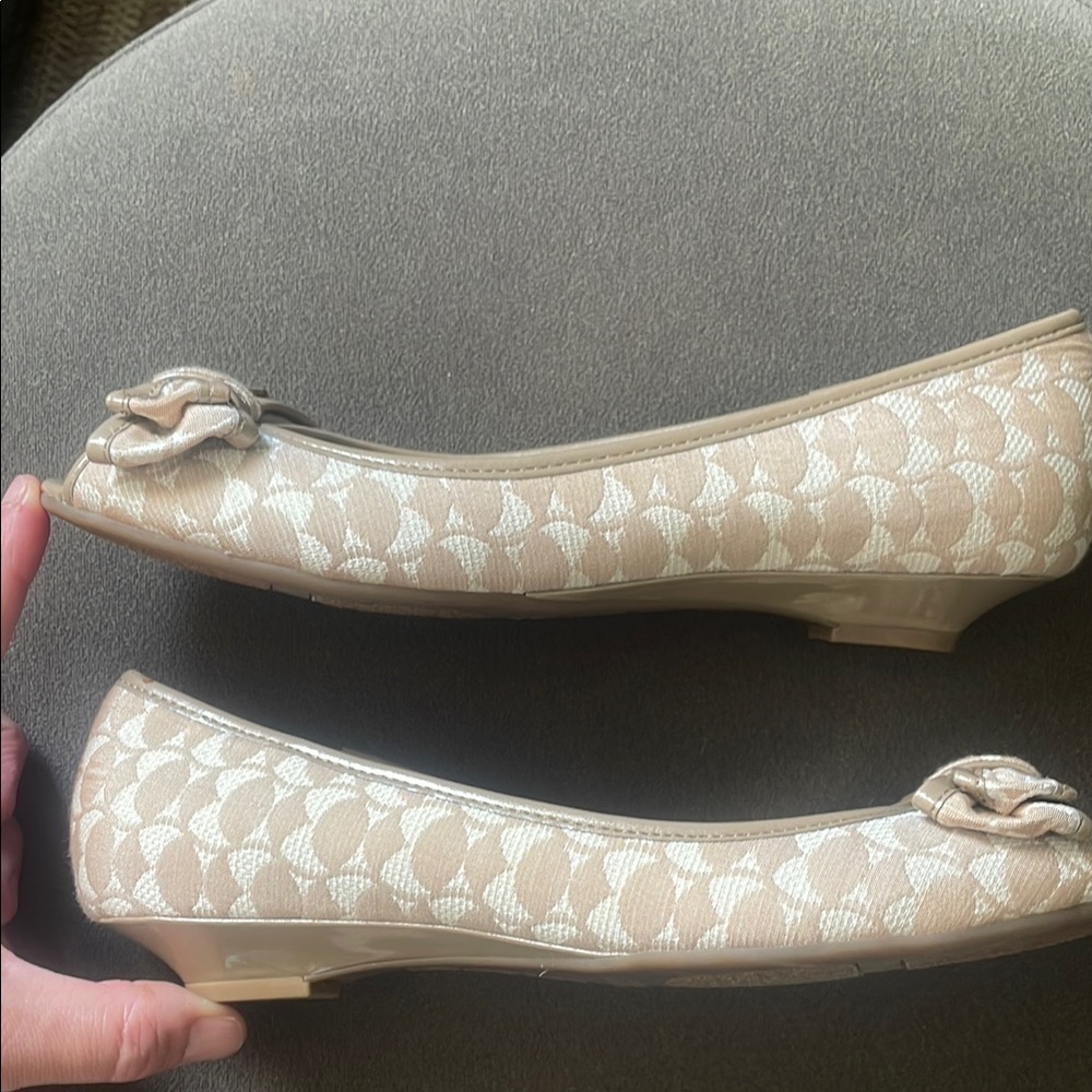 Anne Klein Taupe Peep-Toe Bow Kitten Heels Womens 6 Classic Preppy Girly - Picture 7 of 12